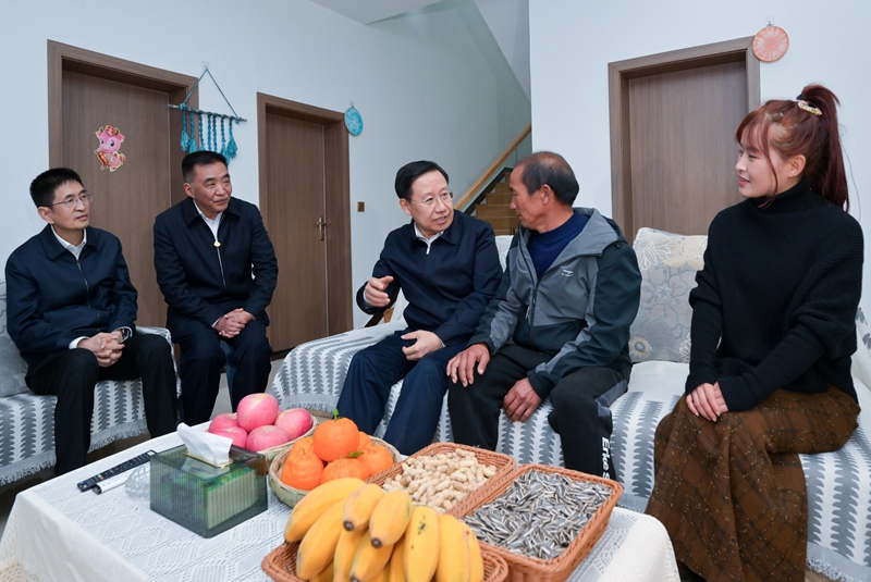 王晓晖在凉山州攀枝花市调研时强调 
统筹推进高质量发展和高水平安全 
让人民群众有更多获得感幸福感安全感「相关图片」