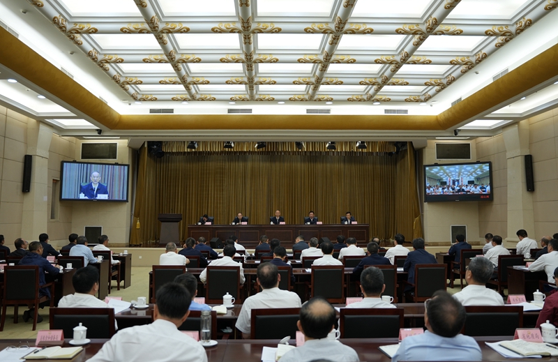 黄强在全省防汛抗旱、地灾防治、河湖长制推进工作电视电话会议上强调
深刻吸取教训坚决打赢防灾减灾安全生产硬仗「相关图片」