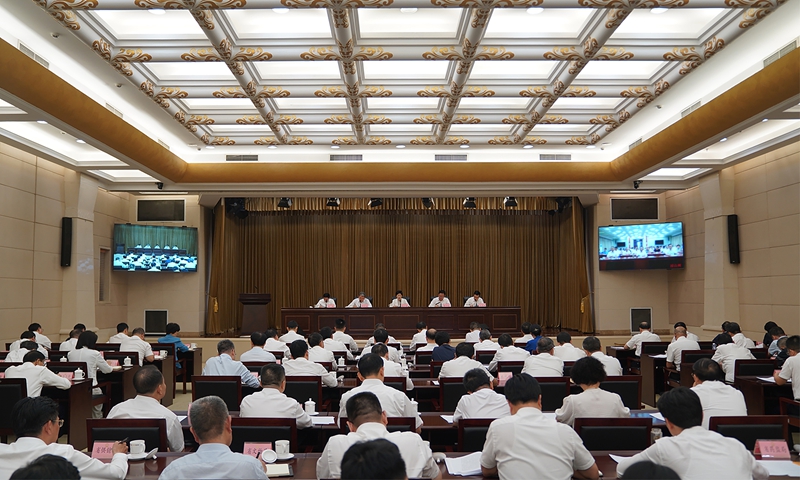 施小琳在省安委会2024年第三次全体成员会议暨全省安全生产、森林草原防灭火工作视频会议上强调
压实责任 工作前移 力量前置 群防群治
为推动高质量发展营造安全稳定环境「相关图片」