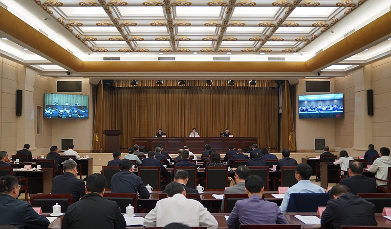 施小琳在四川省法治政府建设工作会议上强调
以高水平法治政府建设保障高质量发展「相关图片」