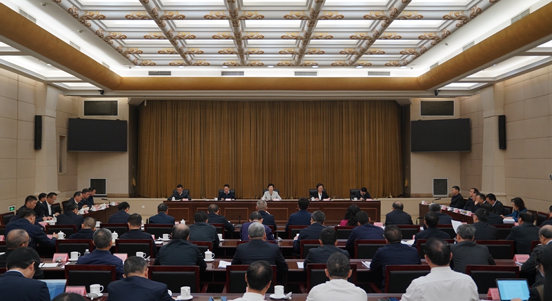 施小琳在省推进国家中医药综合改革示范区暨中医药强省建设工作领导小组全体(扩大)会议上强调
守正创新传承发展
加快建设中医药强省「相关图片」