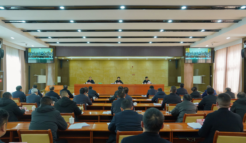 施小琳在甘孜州雅江县专题调研并召开全省森林草原防灭火工作电视电话会议
以更加精准举措更加务实作风
坚决守住不发生重特大森林草原火灾底线「相关图片」