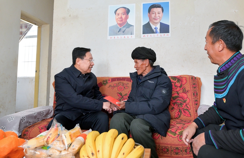 王晓晖施小琳田向利于立军等省领导率团开展春节走访慰问
向全省各族人民致以新春问候和美好祝福「相关图片」