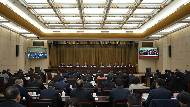 施小琳在省政府第三次廉政工作会议上强调
坚定不移纵深推进政府作风建设和反腐败斗争「相关图片」