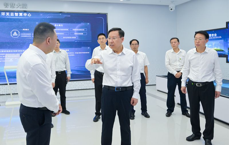 王晓晖在成都市眉山市绵阳市调研时强调
坚持科技创新与产业创新深度融合
推动重点产业建圈强链实现高质量发展「相关图片」