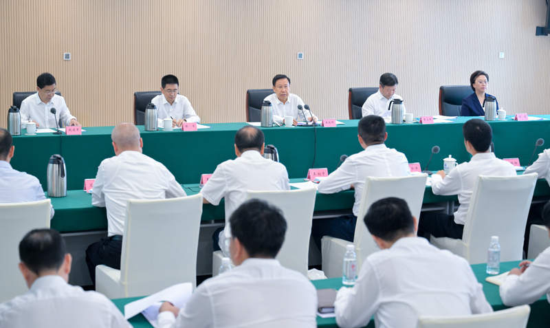 王晓晖在西南财经大学调研并宣讲形势政策时强调 
在严谨治学经世济民中追求卓越 
更好服务国家发展大局和四川现代化建设「相关图片」