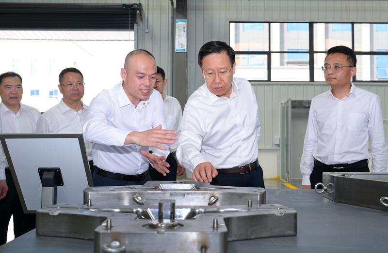 王晓晖在遂宁市广安市调研时强调
锚定目标更加奋发进取真抓实干
扎实推动高质量发展创造高品质生活「相关图片」