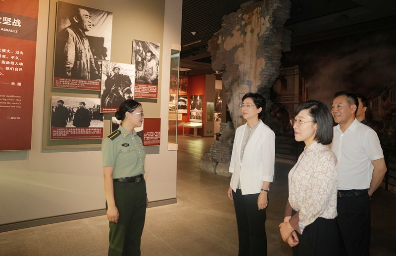 施小琳在南充巴中调研时强调
保持定力鼓足干劲攻坚克难
推动经济持续向好动能加快汇聚民生不断改善「相关图片」