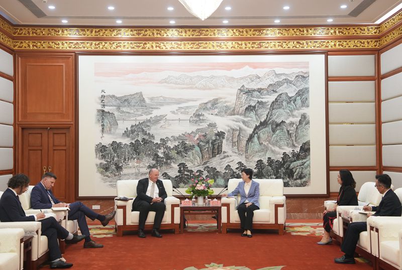 施小琳会见新西兰驻华大使乔文博「相关图片」