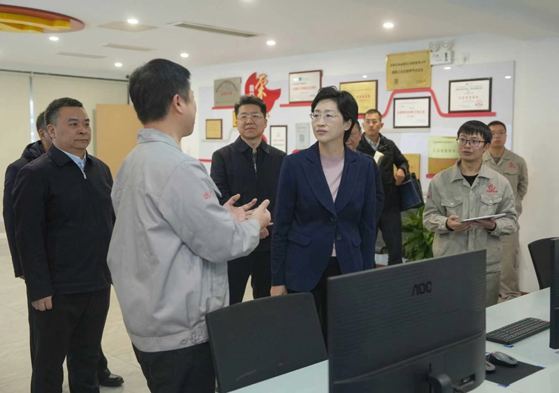 施小琳在调研民生实事推进落实情况时强调
高质量推动各项民生实事落地见效
切实增强人民群众获得感幸福感安全感「相关图片」