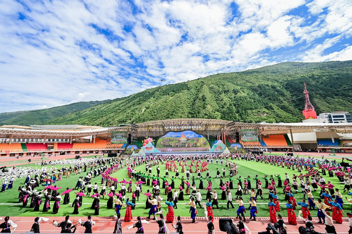 浙江平阳县投入援建资金，举办马尔康嘉绒锅庄民俗传统系列活动。（资料图） 马尔康市委宣传部供图