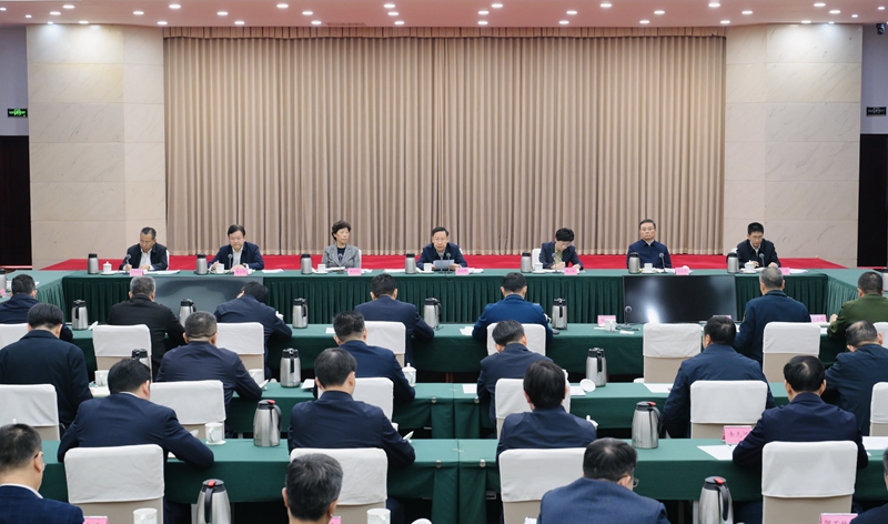 王晓晖主持召开2025年省委议军会议和省委理论学习中心组专题学习（扩大）会强调 
持续推进我省国防动员和后备力量建设 
努力开创国防建设和经济社会协调发展新局面 
施小琳田向利出席「相关图片」